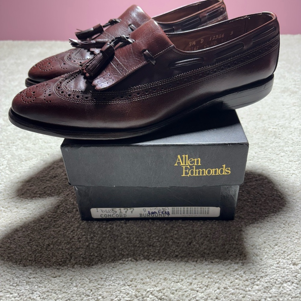 Allen Edmonds Arlington Men's burgundy leather kiltie tassel loafers Sz 9.5 D